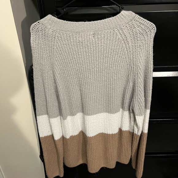 Pink Lily Boutique sweater - Picture 2 of 3